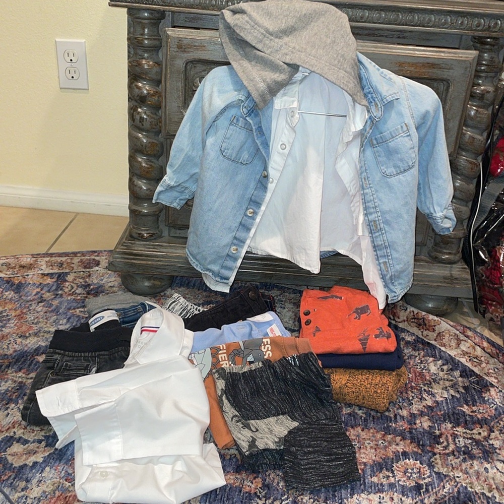 Boys 2T 13 Piece Jeans/Tees Casual Clothing Bundle